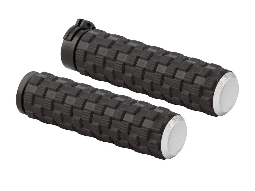 Air Trax Handgrips – Chrome. Fits Big Twin 2008-2024 with Throttle-by-Wire