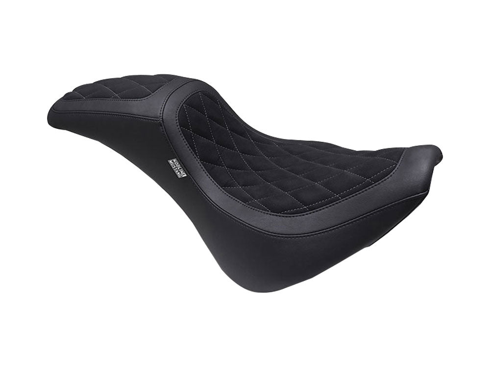Fastback Signature Series Seat – Black with Gun Metal Thread. Fits Softail Street Bob 2018up & Standard 2020up.