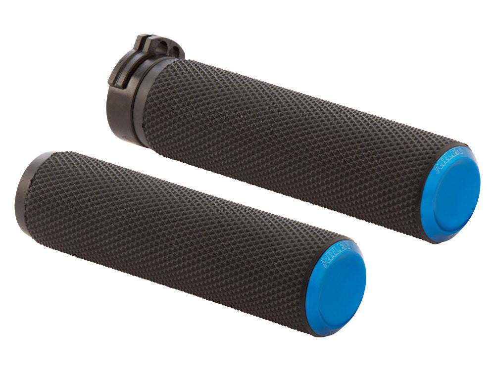 Knurled Fusion Handrips – Blue. Fits H-D with Throttle Cable.