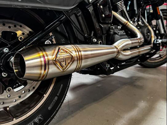 2-into-1 Elsinore Mid Length Exhaust – Stainless Steel. Fits Softail 2018up Non-240 Rear Tyre Models