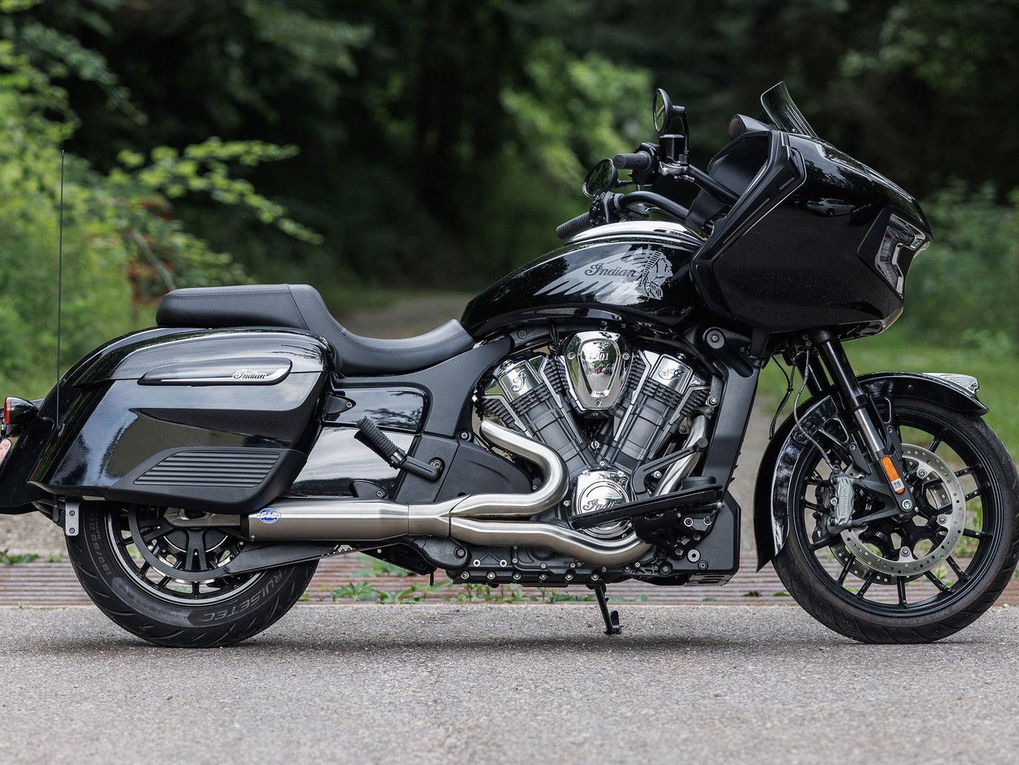 Qualifier 2-into-1 Exhaust – Stainless Steel. Fits Indian Challenger 2020up.